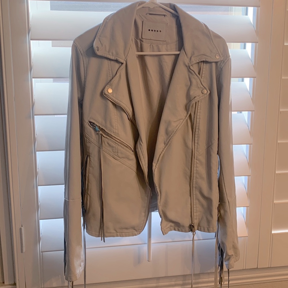 Cleaning out my closet and selling some goodies!